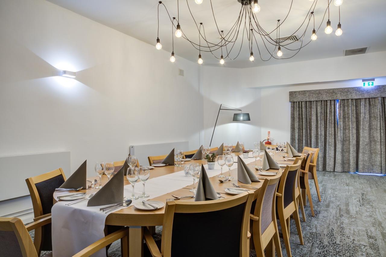 Warwick Conferences - Radcliffe Hotell Coventry Exteriör bild